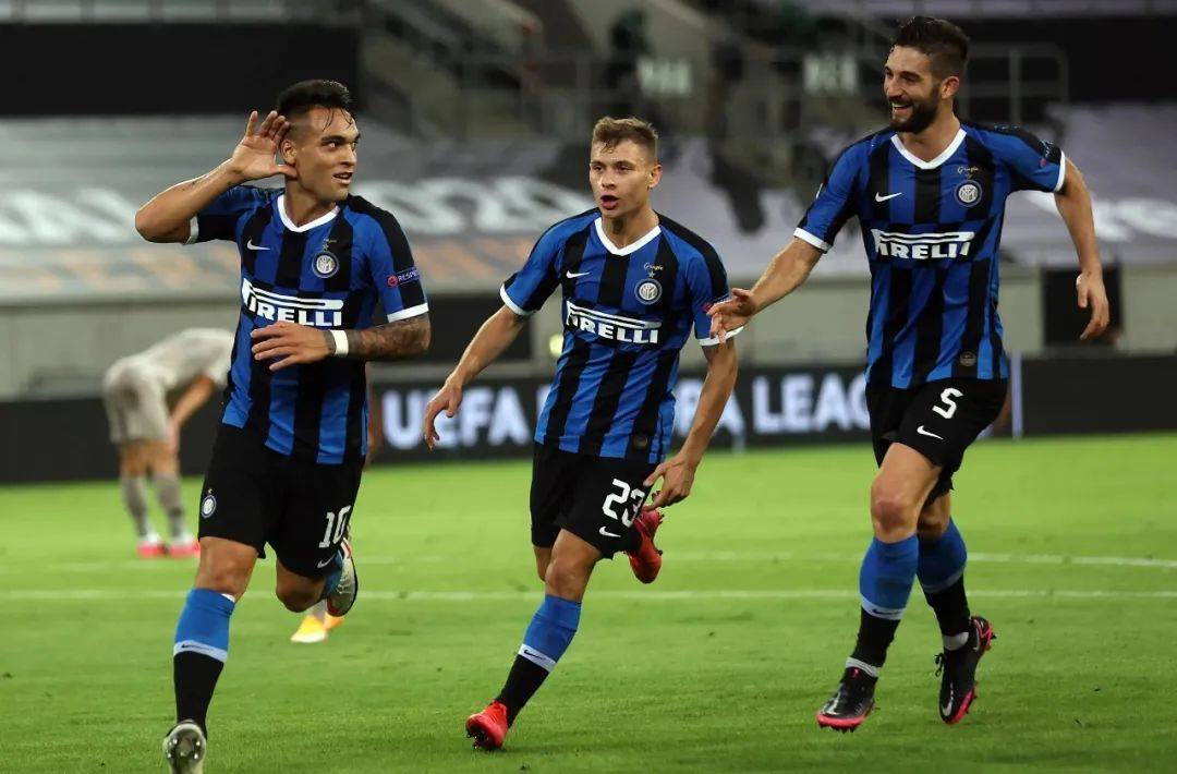 更构筑了她 更构筑了她