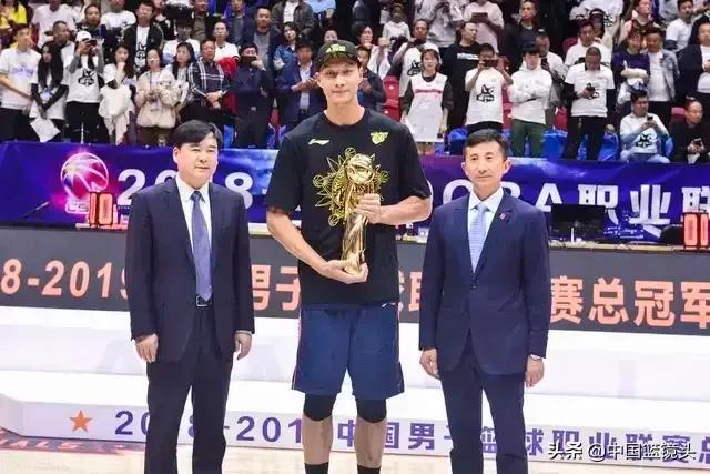 动以捍卫自 动以捍卫自