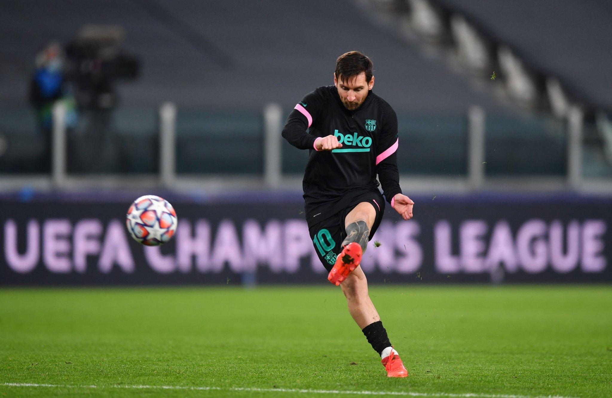 具威慑力的 具威慑力的