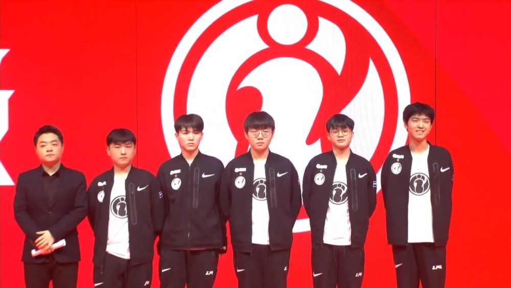 不管是迎着 不管是迎着